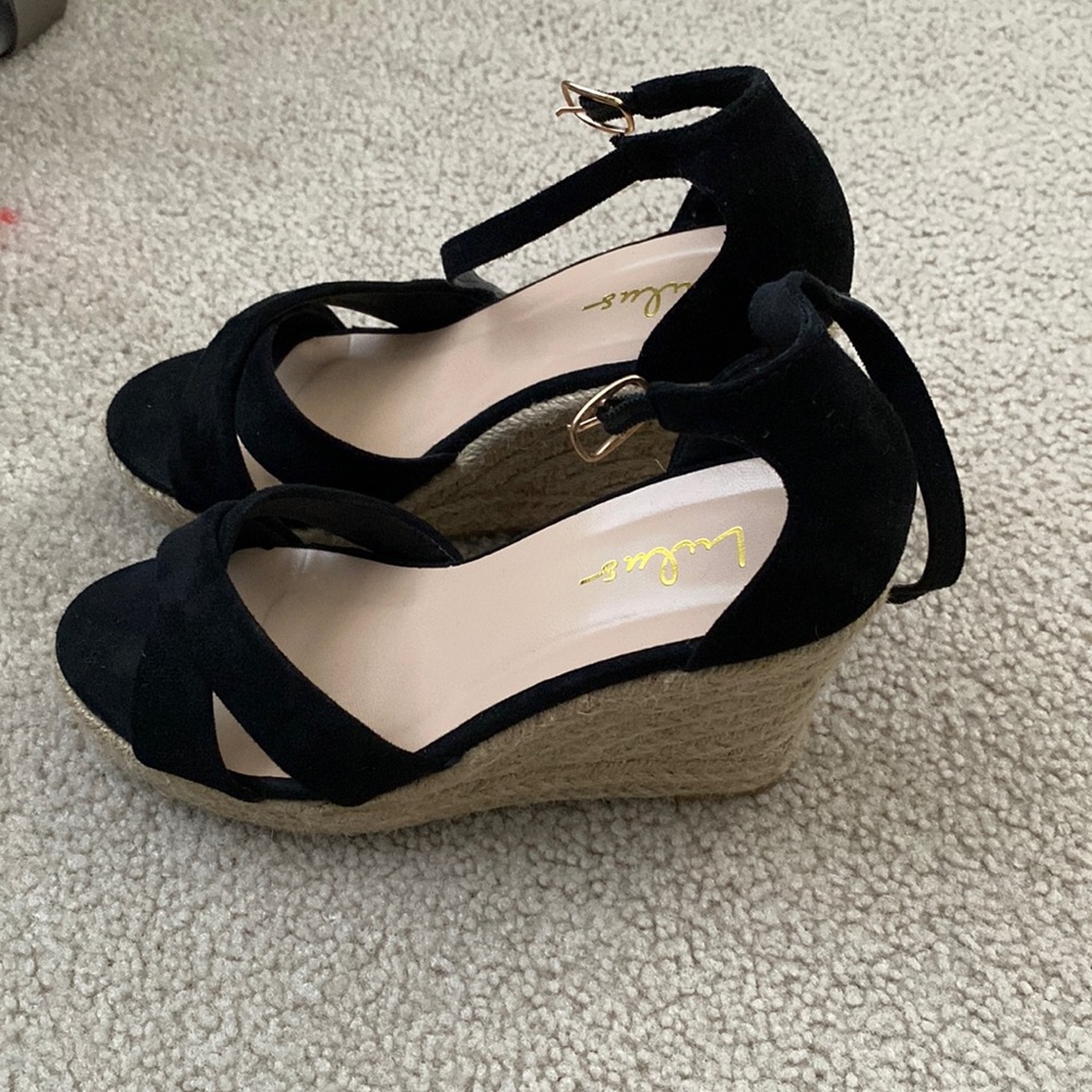 Lulu’s Womens Espadrille Wedges - Size 5.5!